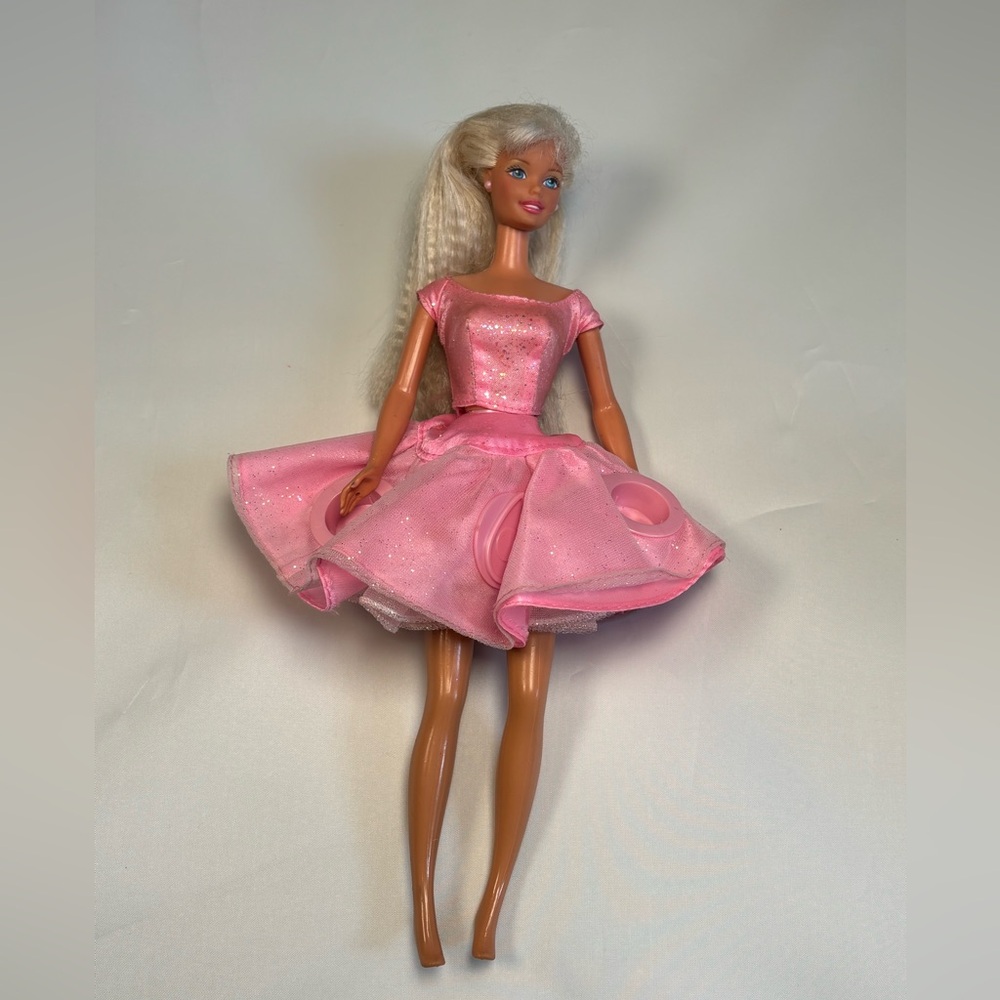 Vintage 1997 Twirlin' Makeup Barbie Doll 🎀